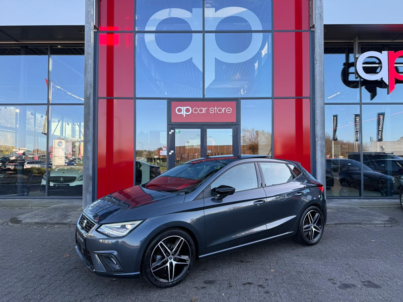 120678617-100-15.jpg
