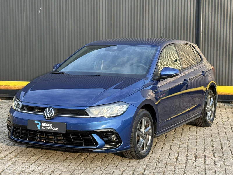 389882711-100-0.jpg