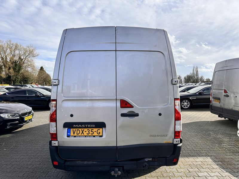 425979367-100-4.jpg