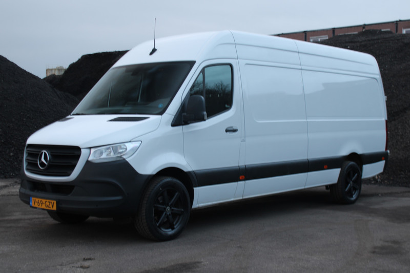 516543106-100-15.jpg