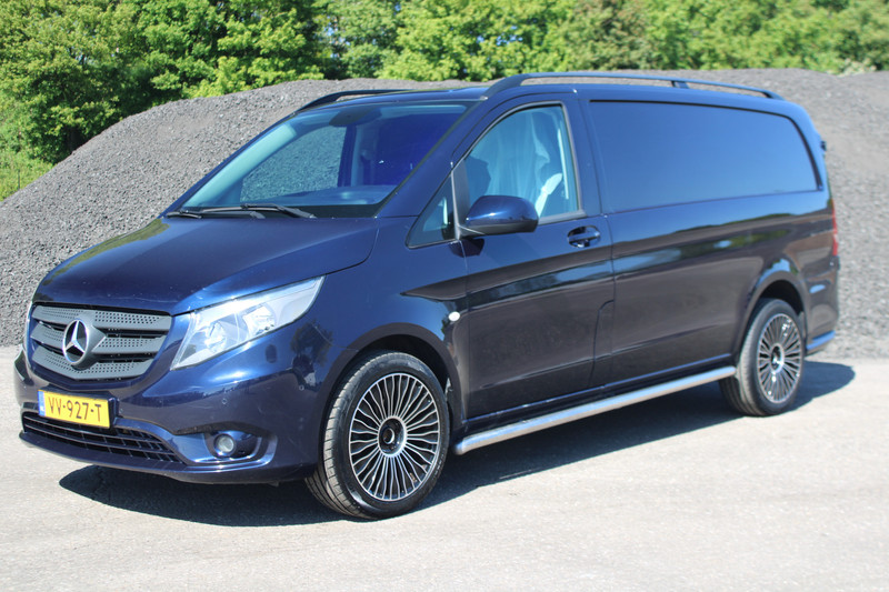 481064598-100-15.jpg