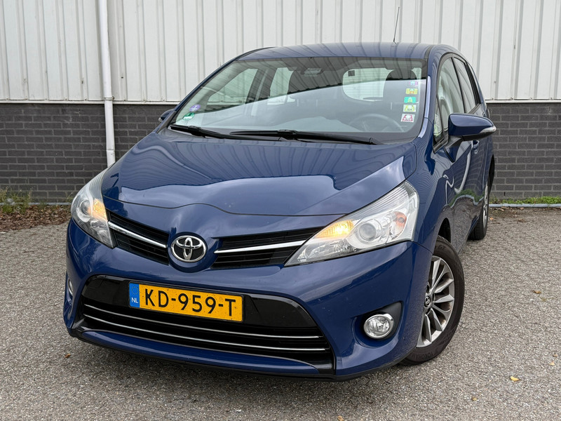 159470856-100-15.jpg