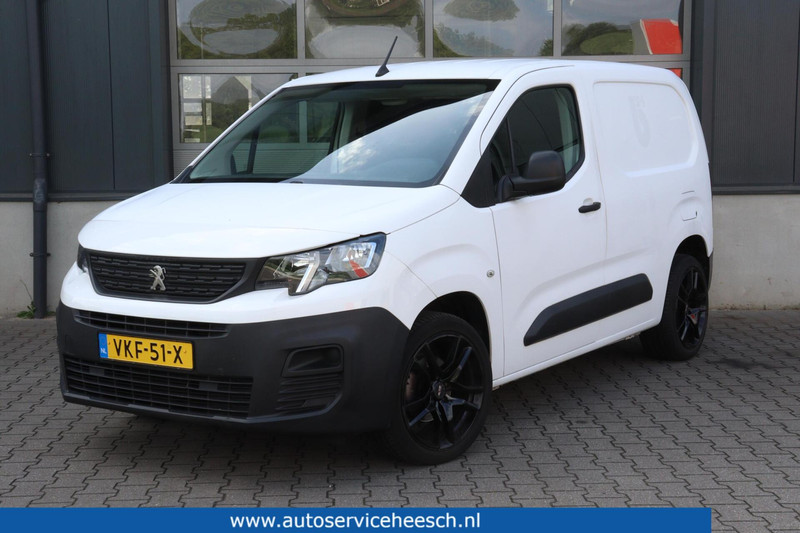 391391972-100-15.jpg